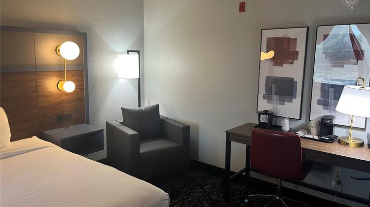 AmericInn by Wyndham Lincoln North Room