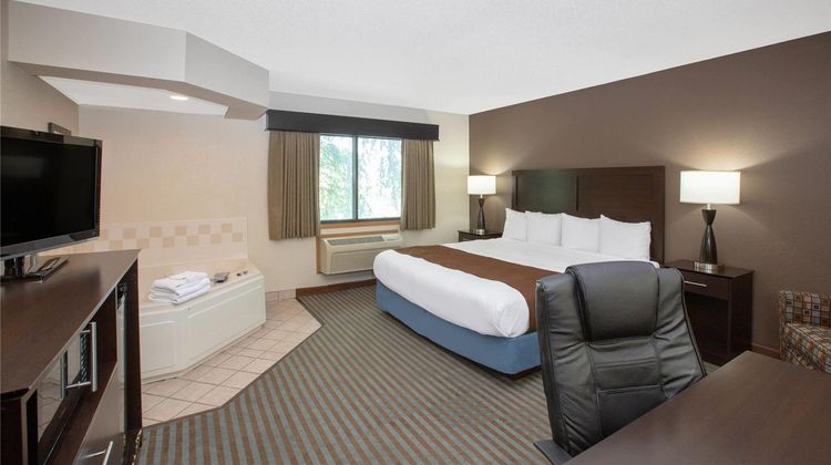 AmericInn by Wyndham Lincoln North Suite