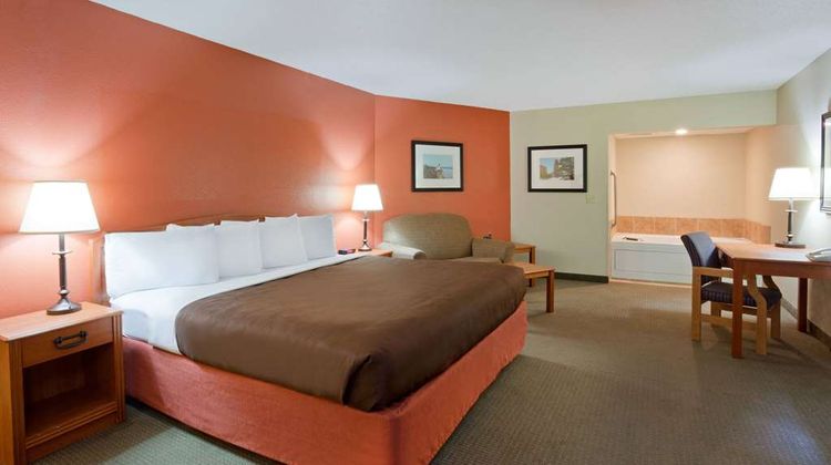 AmericInn by Wyndham Wetmore Suite