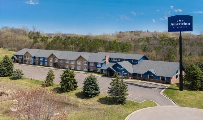AmericInn by Wyndham Baldwin Exterior