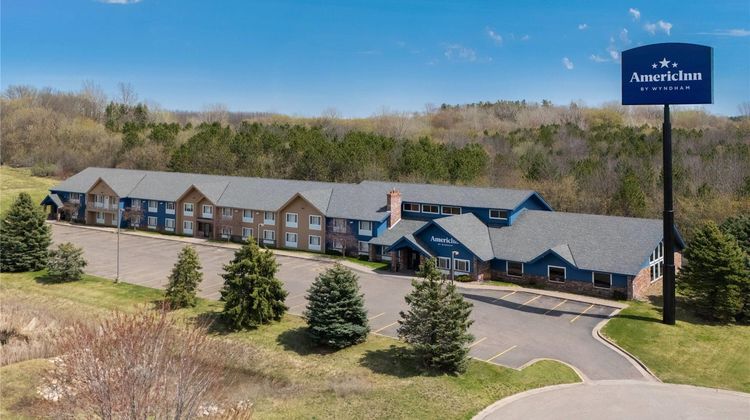 AmericInn by Wyndham Baldwin Exterior