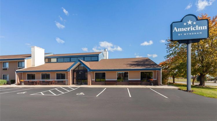 AmericInn by Wyndham Plymouth Exterior