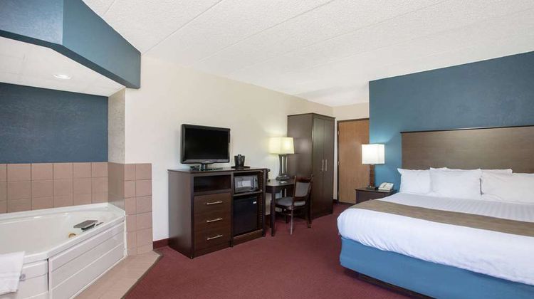 AmericInn by Wyndham Hayward Suite