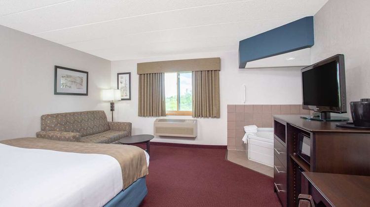 AmericInn by Wyndham Hayward Suite