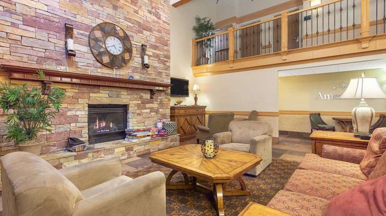 <b>AmericInn by Wyndham Sheboygan Lobby</b>. Images powered by <a href="https://iceportal.shijigroup.com/" title="IcePortal" target="_blank">IcePortal</a>.