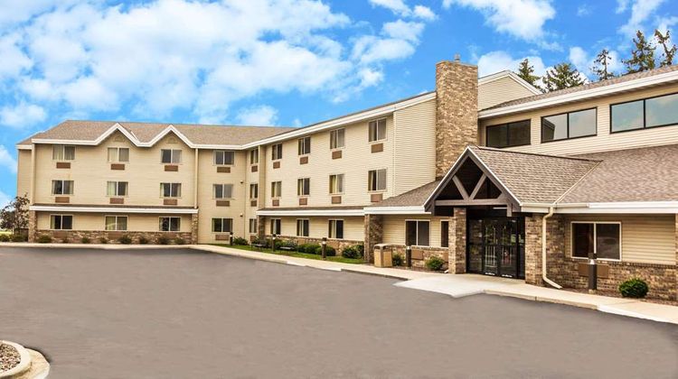 AmericInn by Wyndham Sheboygan Exterior