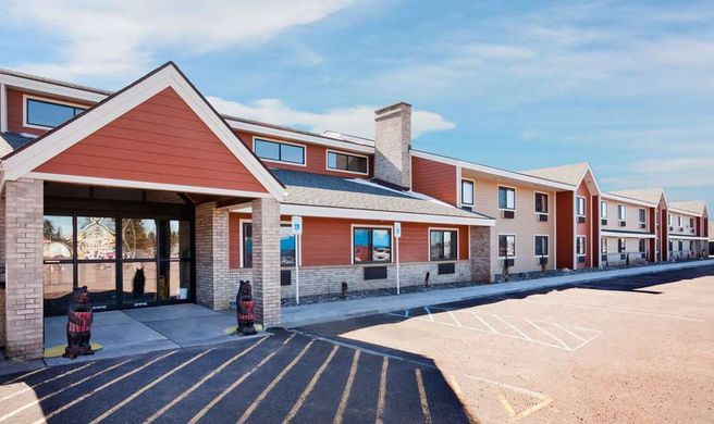 AmericInn by Wyndham Ironwood Exterior