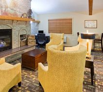 AmericInn by Wyndham Ironwood Lobby