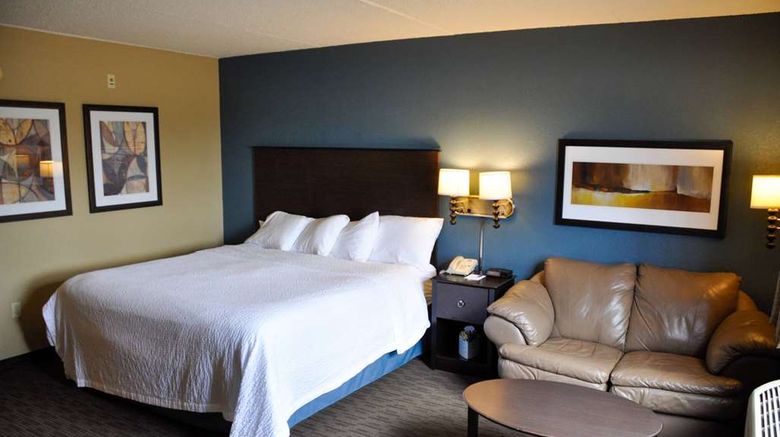<b>AmericInn Lodge and Suites Clear Lake Suite</b>. Images powered by <a href="https://iceportal.shijigroup.com/" title="IcePortal" target="_blank">IcePortal</a>.