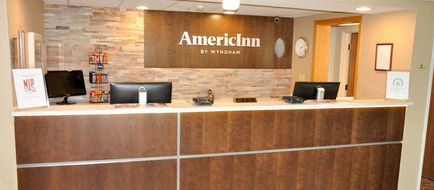 AmericInn Lodge and Suites Clear Lake Lobby