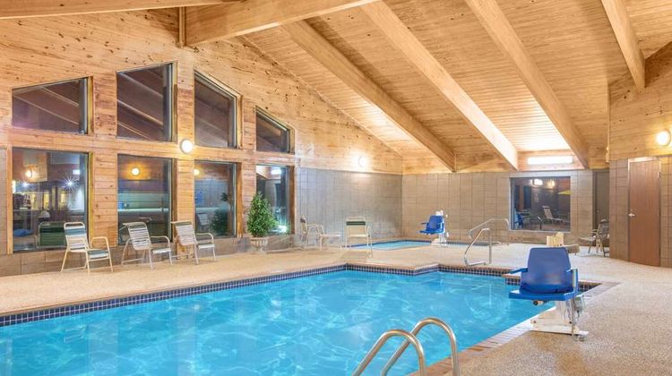 AmericInn Lodge and Suites Clear Lake Pool