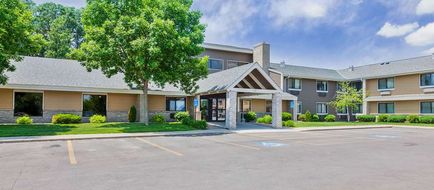 AmericInn by Wyndham Algona Exterior