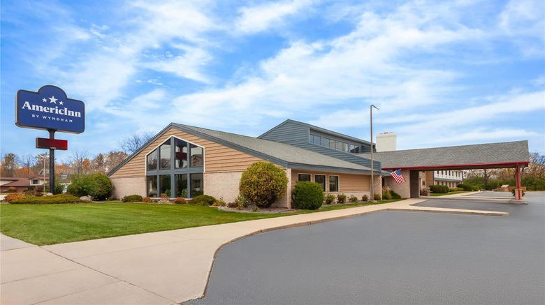 <b>AmericInn by Wyndham Green Bay West Exterior</b>. Images powered by <a href="https://iceportal.shijigroup.com/" title="IcePortal" target="_blank">IcePortal</a>.