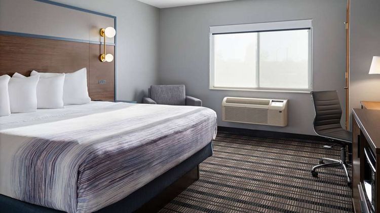 AmericInn by Wyndham Beaver Dam Room