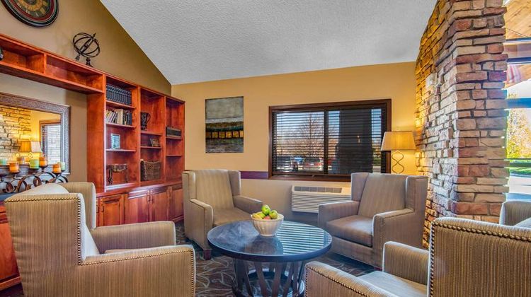 AmericInn by Wyndham Windsor Lobby