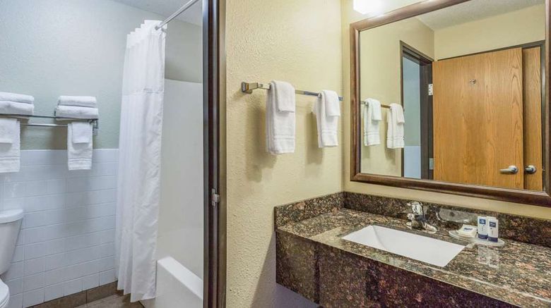 <b>AmericInn by Wyndham Menomonie Room</b>. Images powered by <a href="https://iceportal.shijigroup.com/" title="IcePortal" target="_blank">IcePortal</a>.