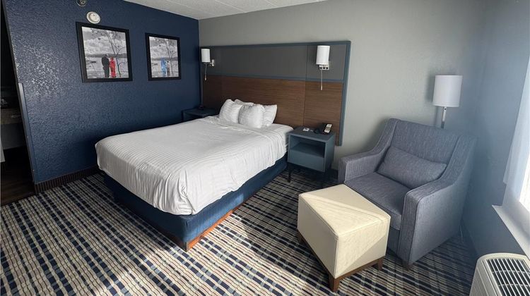 AmericInn by Wyndham Albert Lea Room