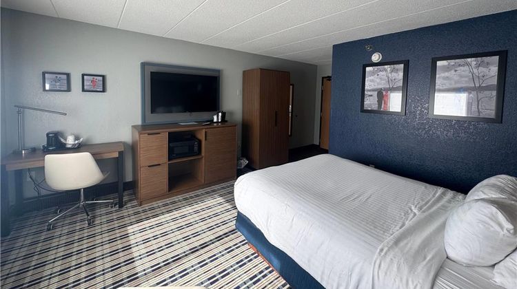 AmericInn by Wyndham Albert Lea Room