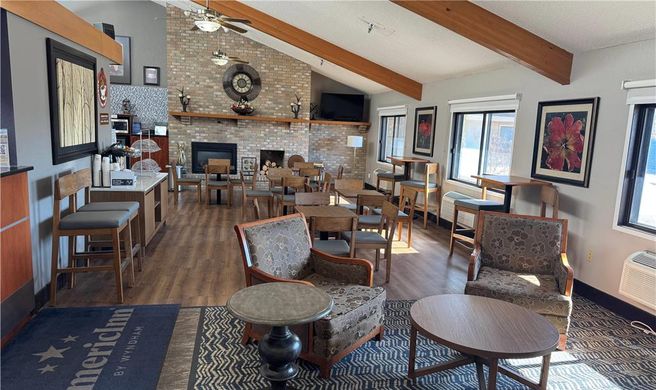 AmericInn by Wyndham Albert Lea Lobby