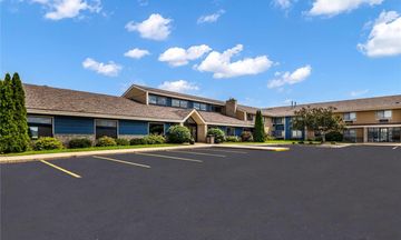 AmericInn by Wyndham Albert Lea