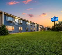 AmericInn by Wyndham Albert Lea Exterior