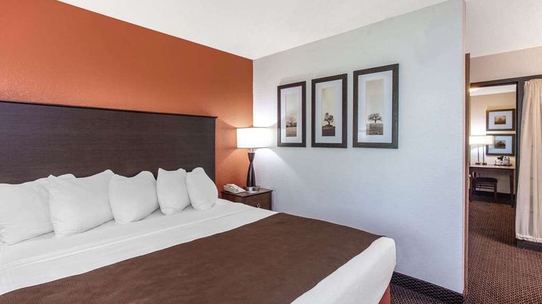 <b>AmericInn by Wyndham White Bear Lake Room</b>. Images powered by <a href="https://iceportal.shijigroup.com/" title="IcePortal" target="_blank">IcePortal</a>.
