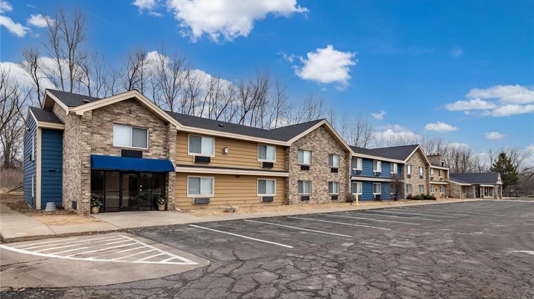 AmericInn by Wyndham White Bear Lake Exterior
