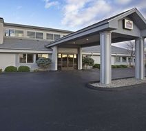 AmericInn Hotel & Suites Bay City Exterior