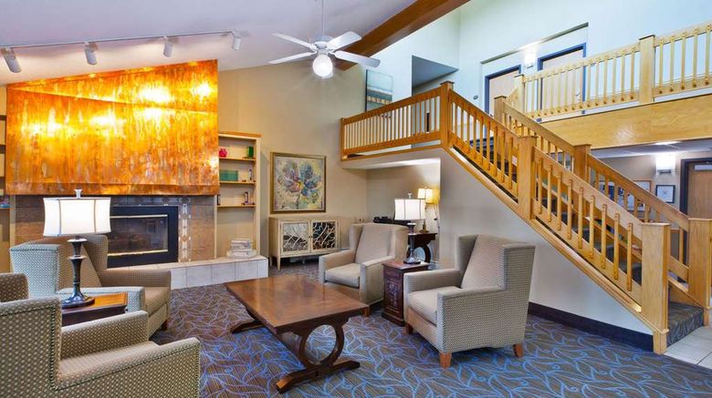 <b>AmericInn Hotel & Suites Bay City Lobby</b>. Images powered by <a href="https://iceportal.shijigroup.com/" title="IcePortal" target="_blank">IcePortal</a>.