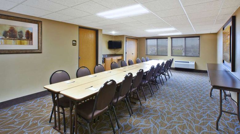 <b>AmericInn Hotel & Suites Bay City Meeting</b>. Images powered by <a href="https://iceportal.shijigroup.com/" title="IcePortal" target="_blank">IcePortal</a>.