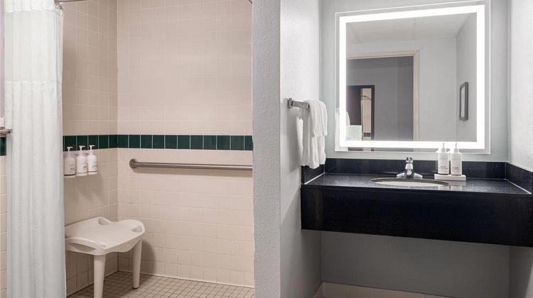 AmericInn by Wyndham Grand Forks Room