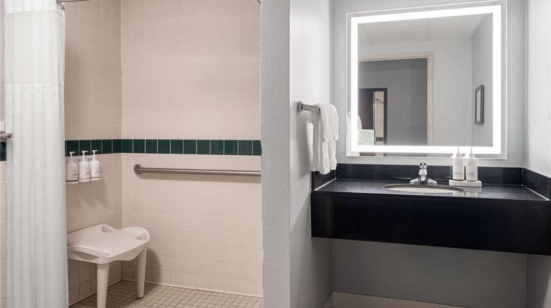 <b>AmericInn by Wyndham Grand Forks Room</b>. Images powered by <a href="https://iceportal.shijigroup.com/" title="IcePortal" target="_blank">IcePortal</a>.