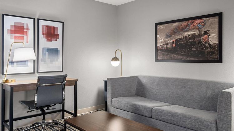 AmericInn by Wyndham Grand Forks Suite