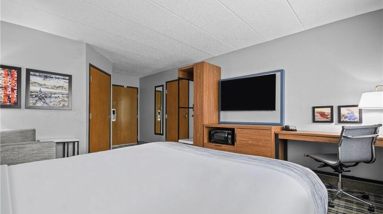 AmericInn by Wyndham Virginia Room