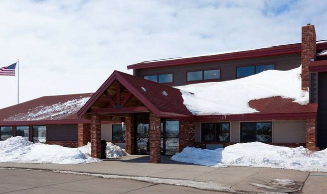 AmericInn by Wyndham Grafton Exterior