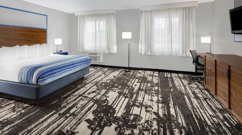 <b>AmericInn by Wyndham Pella Suite</b>. Images powered by <a href="https://iceportal.shijigroup.com/" title="IcePortal" target="_blank">IcePortal</a>.