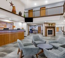 AmericInn by Wyndham Pella Lobby
