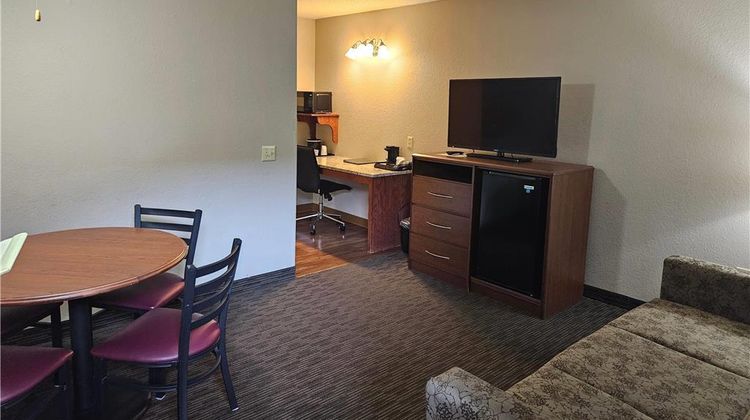 AmericInn Lodge & Suites Marshall Room