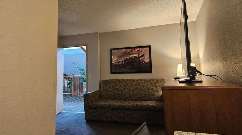 <b>AmericInn Lodge & Suites Marshall Room</b>. Images powered by <a href="https://iceportal.shijigroup.com/" title="IcePortal" target="_blank">IcePortal</a>.