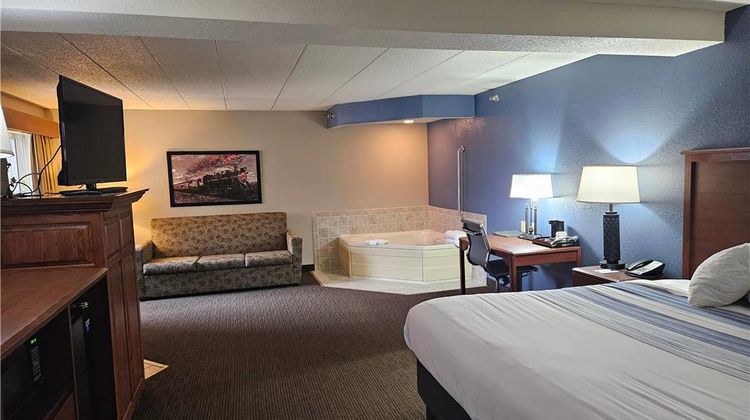 AmericInn Lodge & Suites Marshall Room