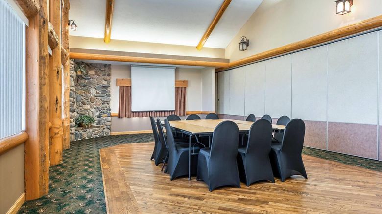 <b>AmericInn by Wyndham Chamberlain Meeting</b>. Images powered by <a href="https://iceportal.shijigroup.com/" title="IcePortal" target="_blank">IcePortal</a>.