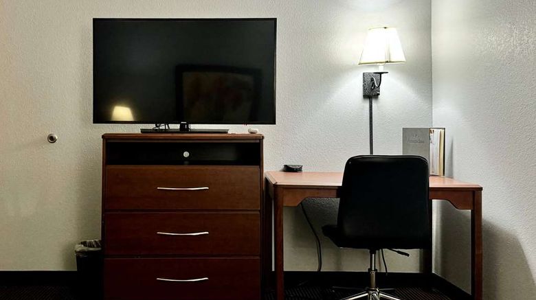 <b>AmericInn Hotel & Suites Stillwater Room</b>. Images powered by <a href="https://iceportal.shijigroup.com/" title="IcePortal" target="_blank">IcePortal</a>.
