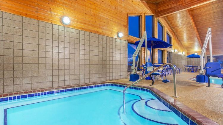 AmericInn Hotel & Suites Stillwater Pool
