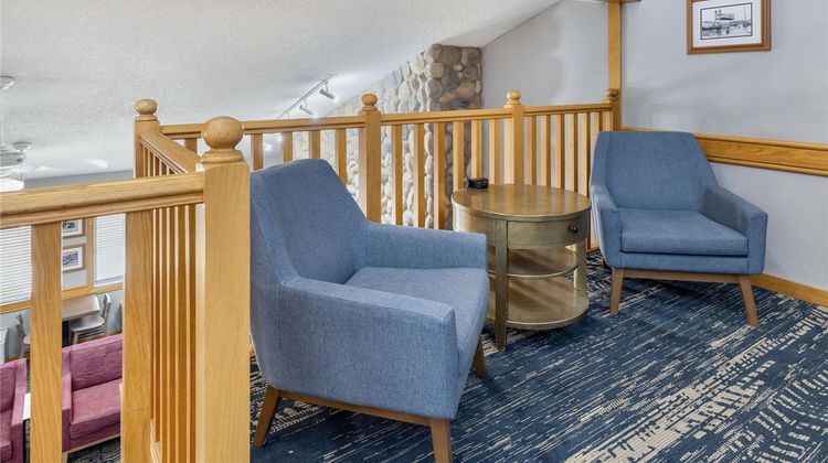 AmericInn Hotel & Suites Stillwater Lobby