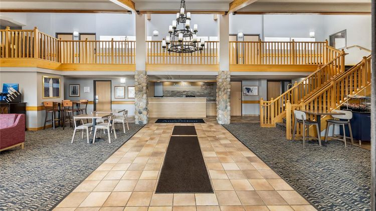 AmericInn Hotel & Suites Stillwater Lobby