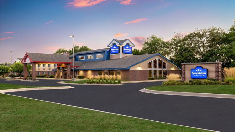 AmericInn Hotel & Suites Stillwater Exterior