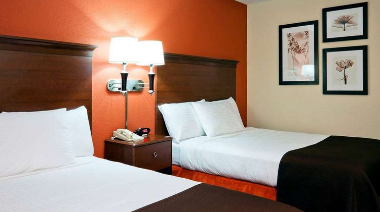 AmericInn by Wyndham Manitowoc Room