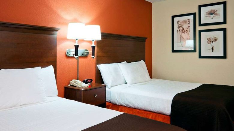 <b>AmericInn by Wyndham Manitowoc Room</b>. Images powered by <a href="https://iceportal.shijigroup.com/" title="IcePortal" target="_blank">IcePortal</a>.