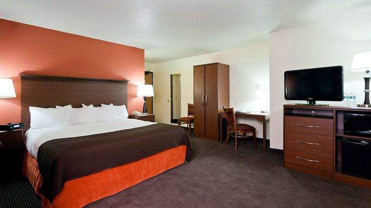 AmericInn by Wyndham Manitowoc Room