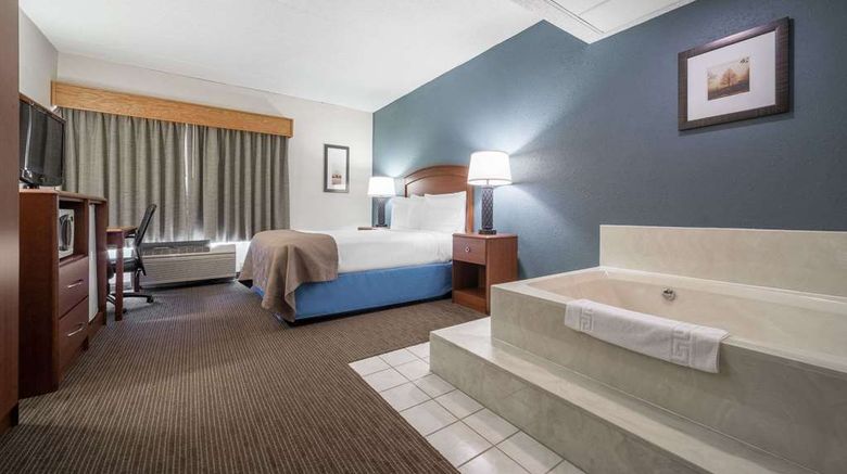 <b>AmericInn by Wyndham Hutchinson Suite</b>. Images powered by <a href="https://iceportal.shijigroup.com/" title="IcePortal" target="_blank">IcePortal</a>.